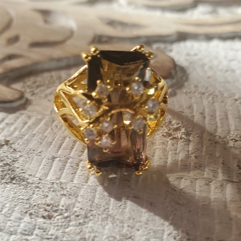 Ring - Picture 2 of 6